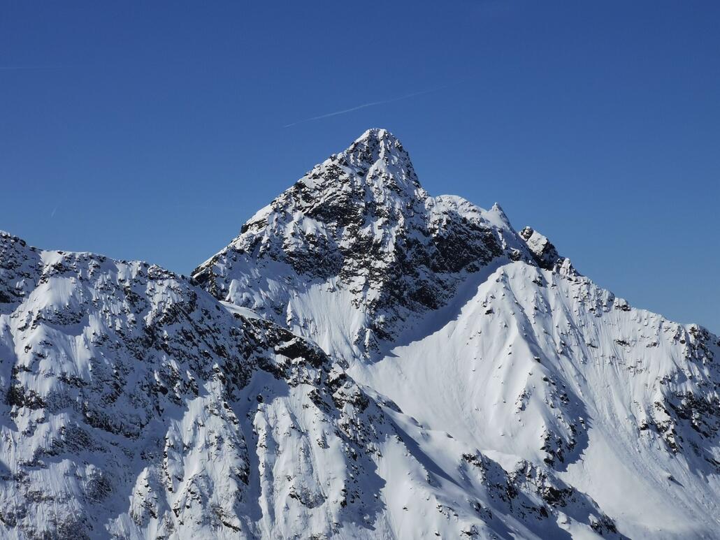 8. Matterhorn. Ach neee. Der heißt anders. :) (Aber ich bereite mich mental schon mal auf meinen Skiurlaub im April in Zermatt vor.)
