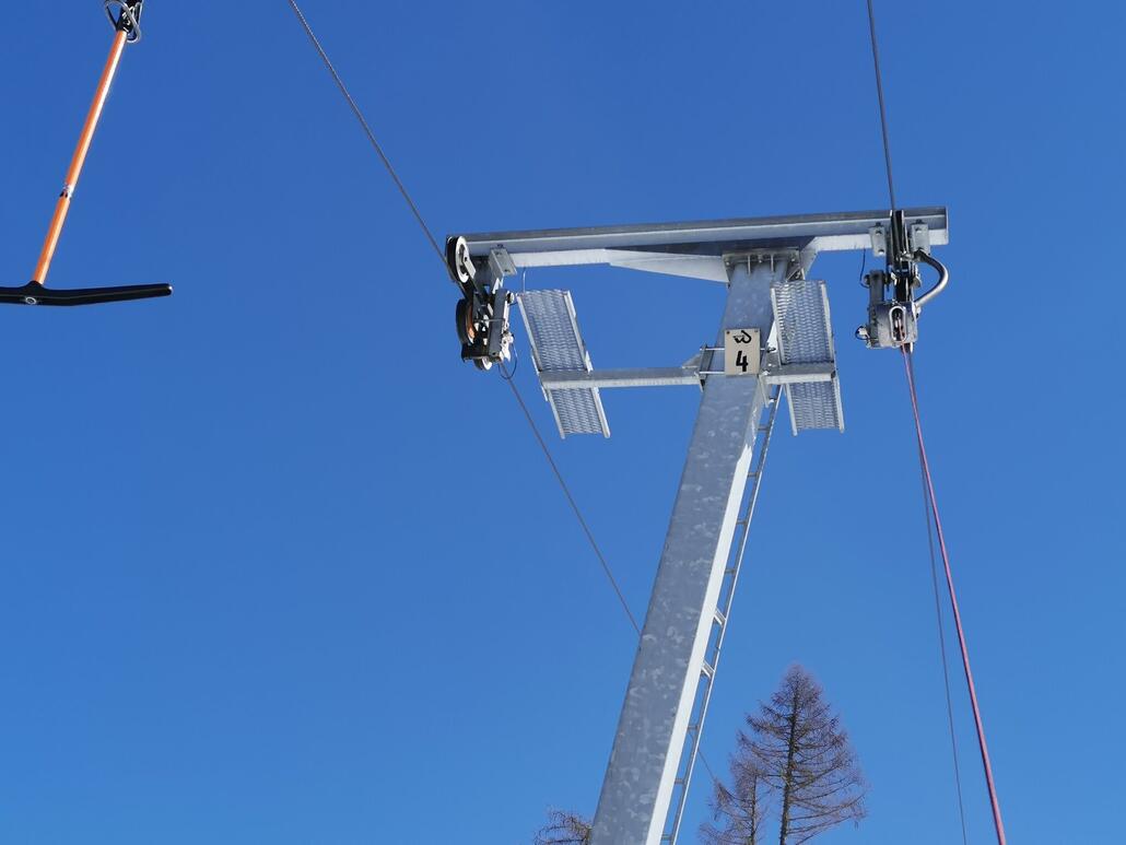 10. Natürlich fahr ich den Witoschlepper im Tal auch. Der andere Schlepper nebenbei hat leider schon zu.