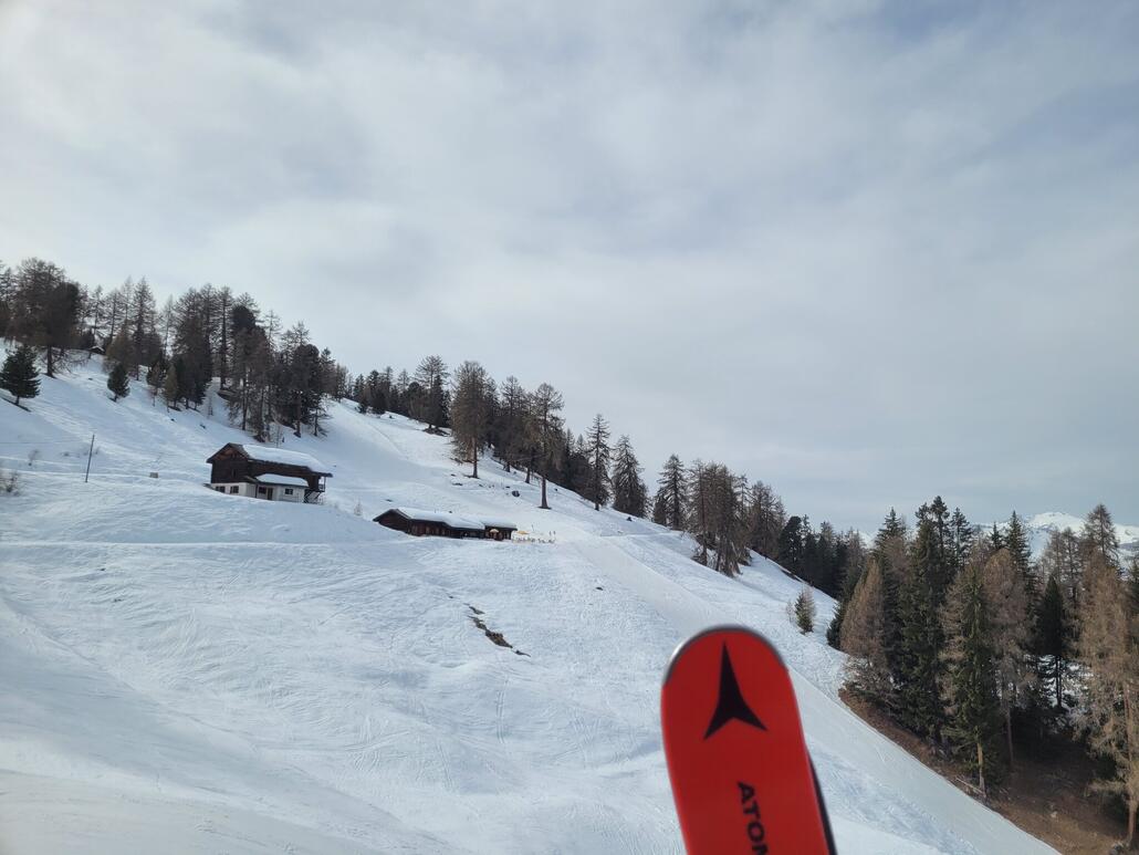 Start um 14.20, nach 2 Abfahrten im menschenleeren Gebiet - bisher keinen anderen Skifahrer gesehen