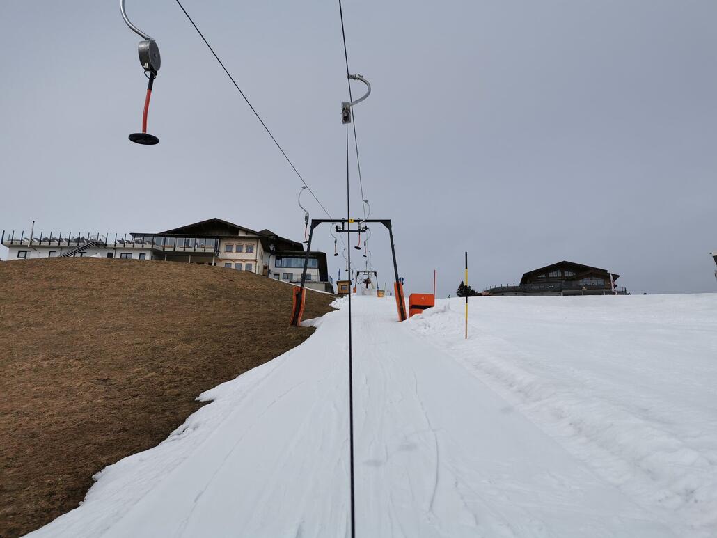 8. Und auch die Kurzbügel Tellerlifte wollen gefahren werden. :D