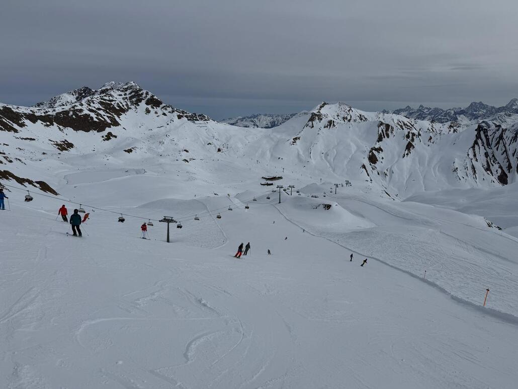 WhatsApp Image 2025-03-21 at 22.25.04 (2).jpeg