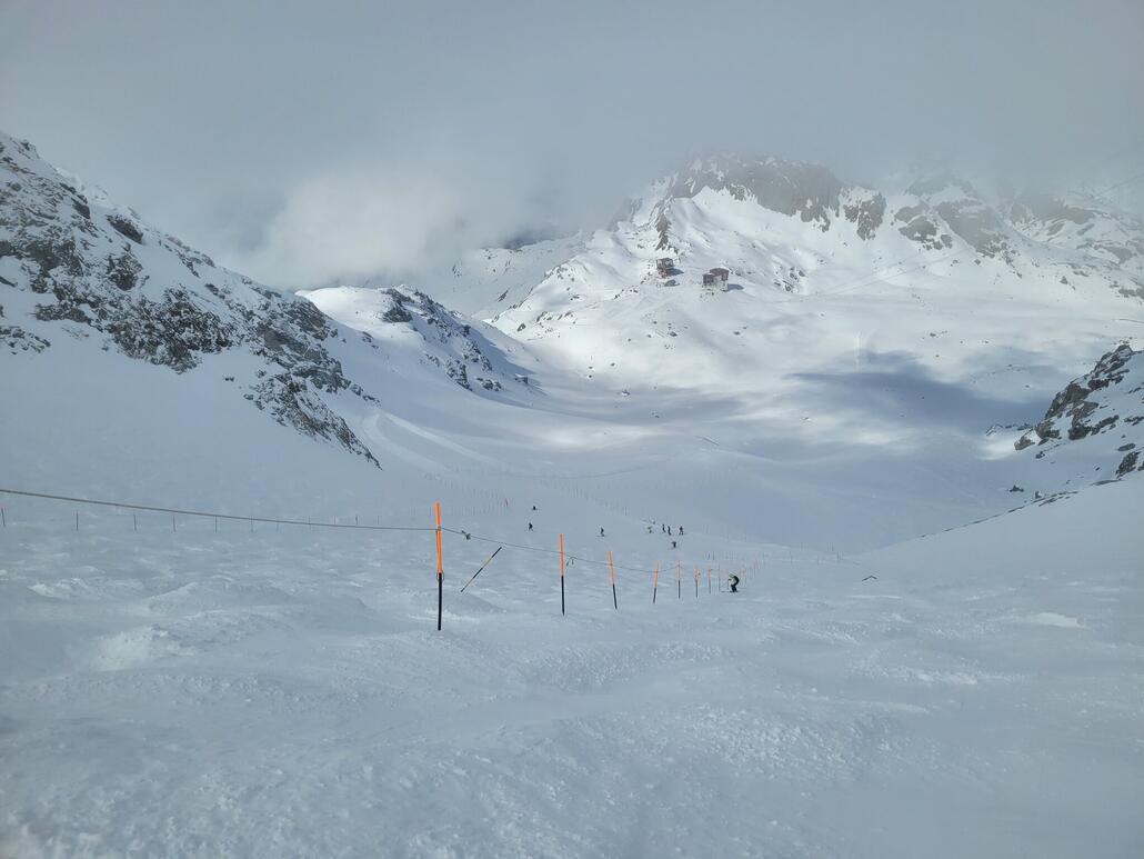 Route bis nach Tortin runter gut wie lange nicht mehr. Hier hat der Neuschnee im Gegensatz zu den Pisten sehr geholfen