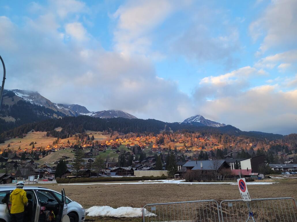 Die letzten Sonnenstrahlen auf dem gegenüberliegenden Hang