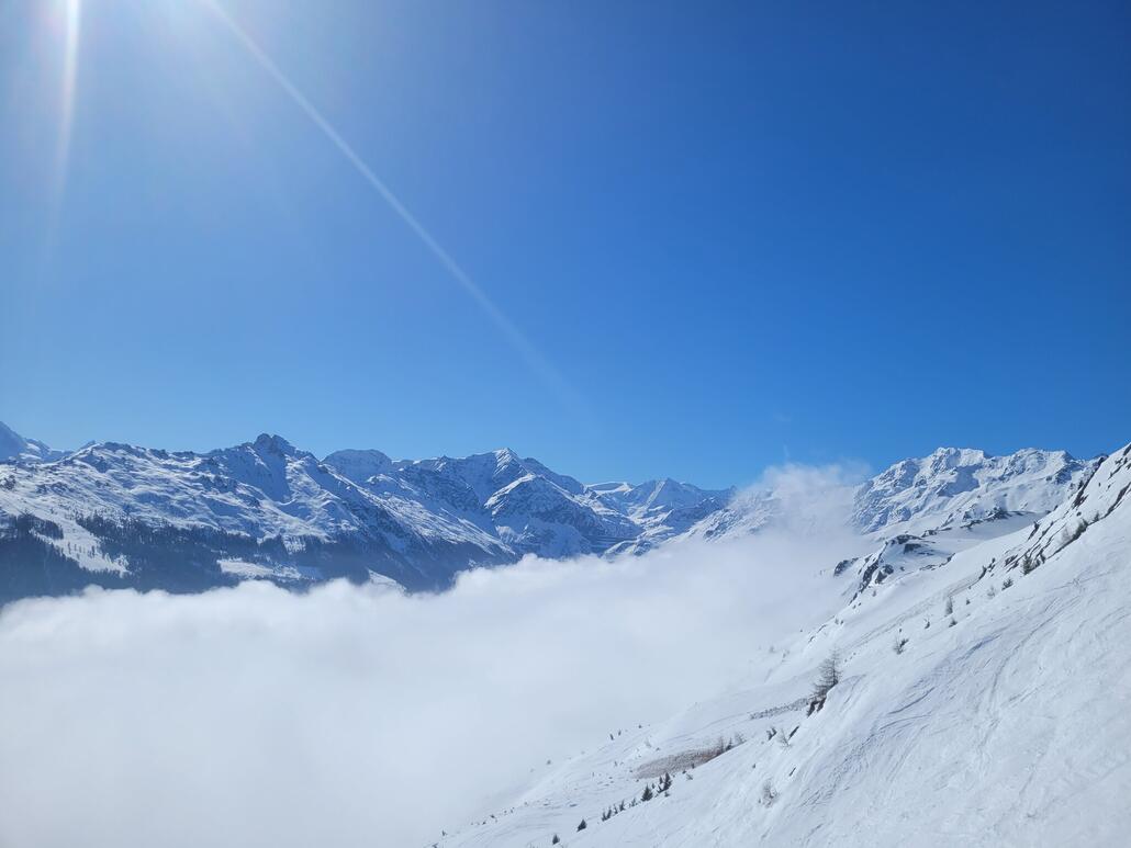 Die Bergstation über den Wolken :)