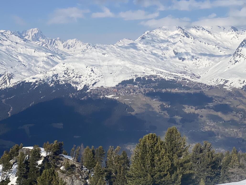 Blick nach La Rosière, das mich an die schöne Aostatalskisafari erinnert, bei welcher die Verhältnisse ungleich besser waren.