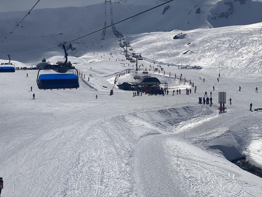 Mühsames Gewusel auf den Pisten von Arc 1950/2000. Und ja - es gibt auch KSB mit Bubbles.