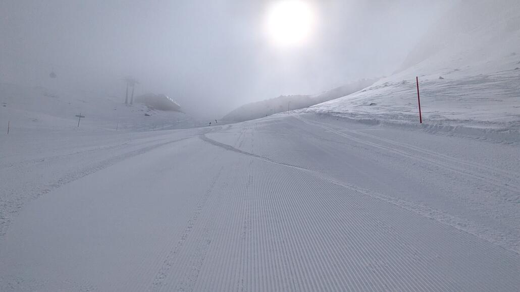 11:00 Uhr und die Pisten sind noch frisch präpariert wie neu!