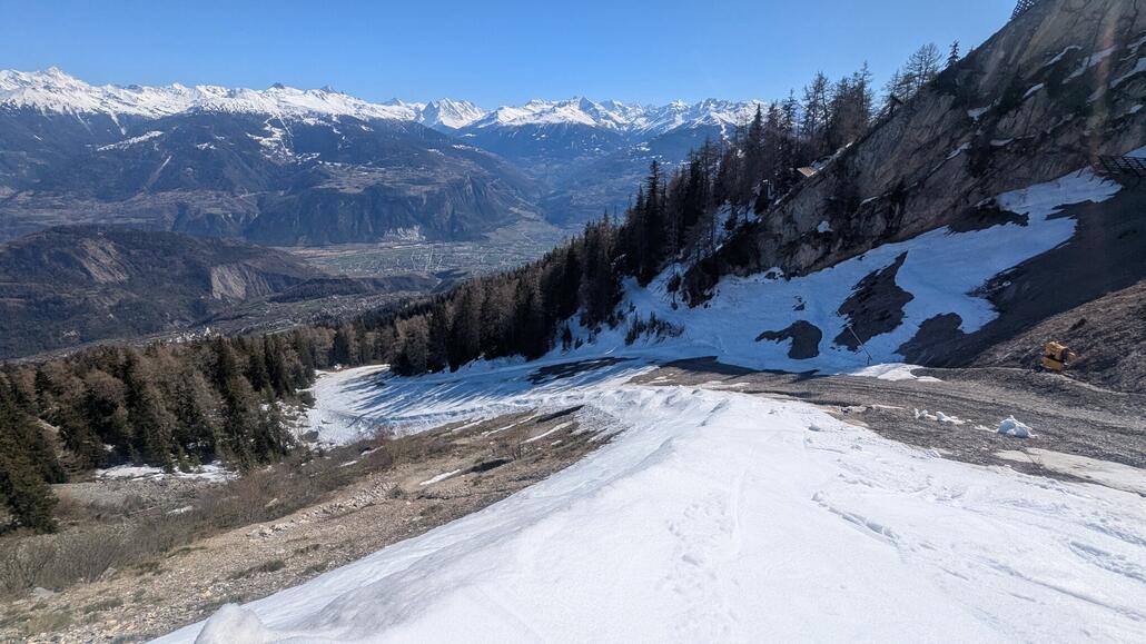Man kommt gut durch. Nach diesem Bild kam noch die Stelle bei der man anschnallen musste  Allen in allem ein gelungener Tag im fast leeren Skigebiet, auch wenn am Nachmittag der Schnee nicht mehr so gut war. Hat sich aber auf jeden Fall gelohnt das Wochenende zu verlängern!
