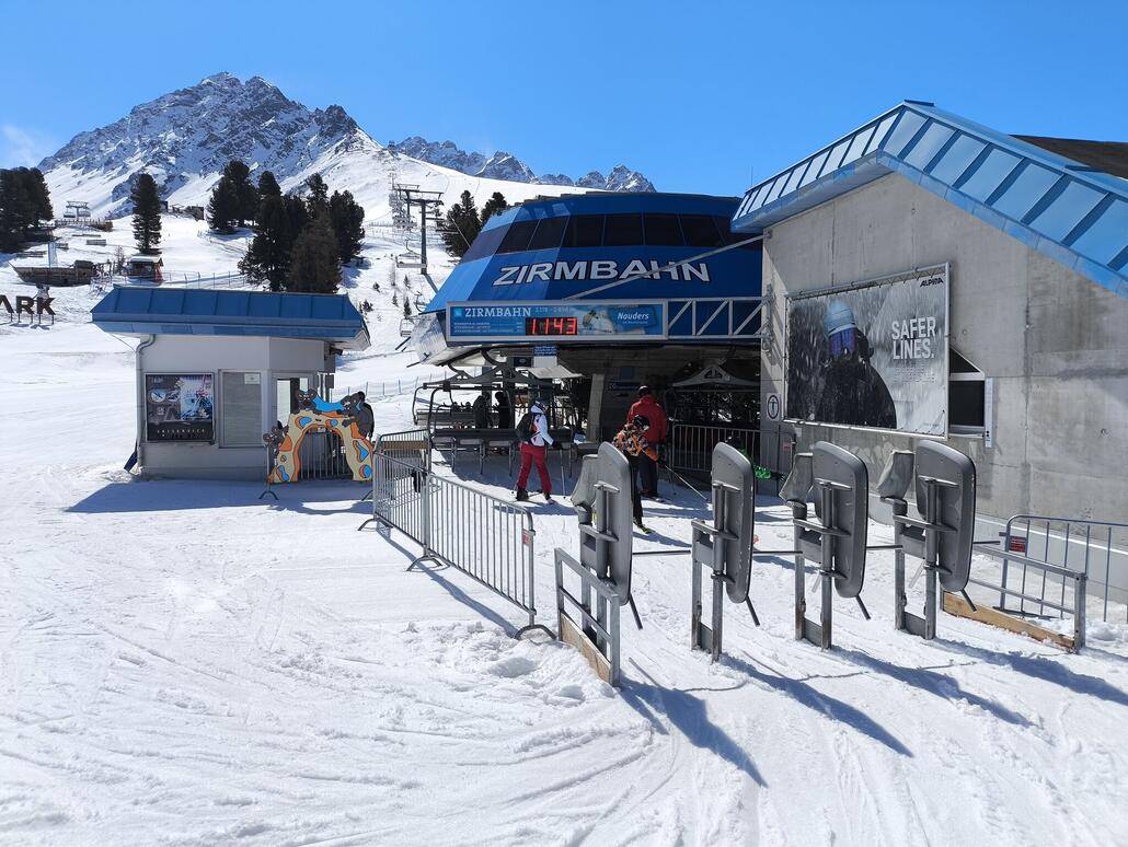 Zirmbahn 11.42 Uhr Pisten hart aber griffig