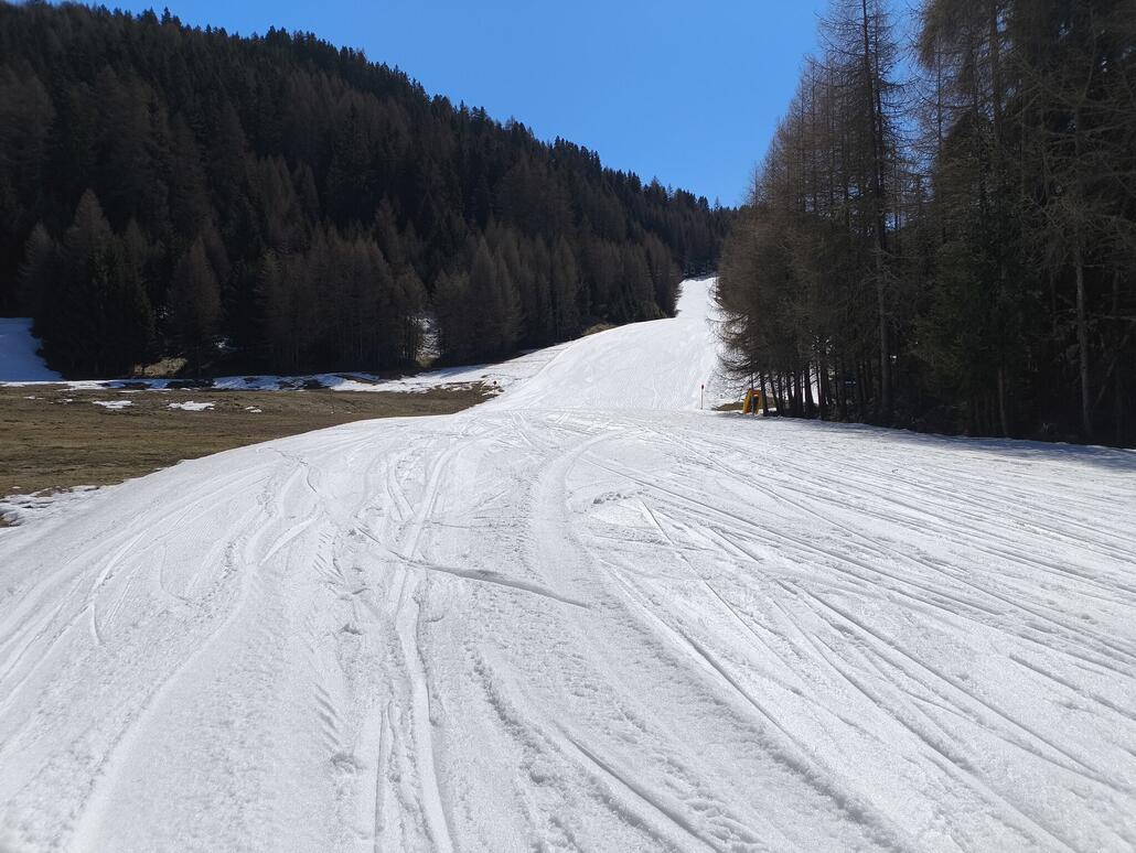 Herrlich weich, nicht das geratter wie es oben ist. Talabfahrt um 12.39 Uhr