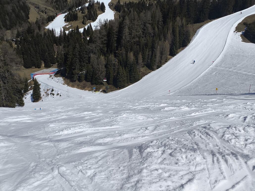 Schön fast ein Katastrophen Hang am Ende kurz vor der Talstation der Gaisloch 13.23 Uhr