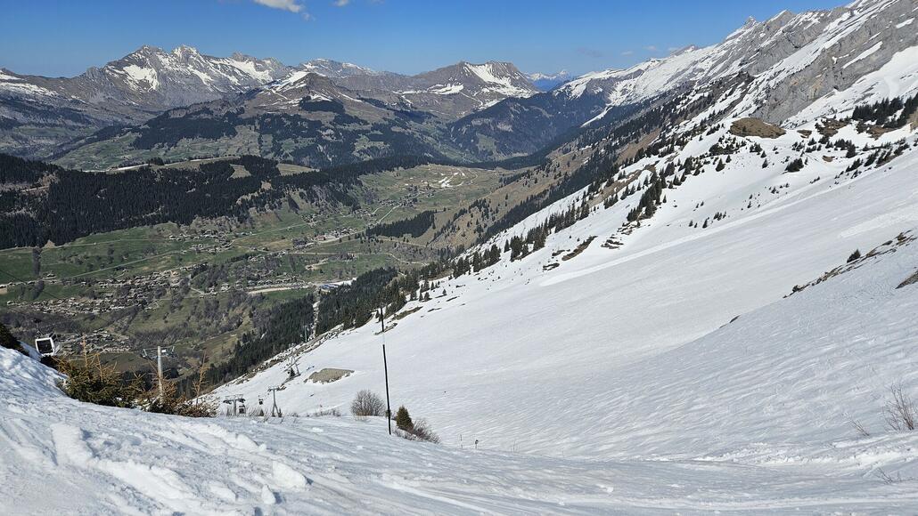 20250407_145658.jpg (722.28 KiB) 1657 mal betrachtet Wieder einen Sprung zurück zur schwarzen Abfahrt "Lapiaz" an der Fernuy Gondelbahn