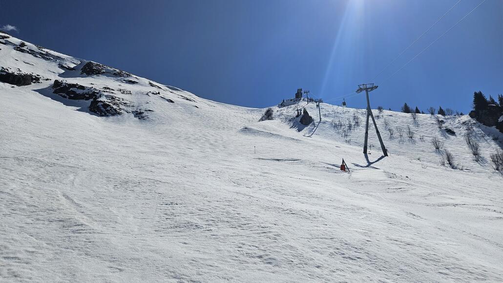 20250407_145831.jpg (610.22 KiB) 1657 mal betrachtet Obwohl nicht präpariert lässt diese sich am Nachmittag super fahren