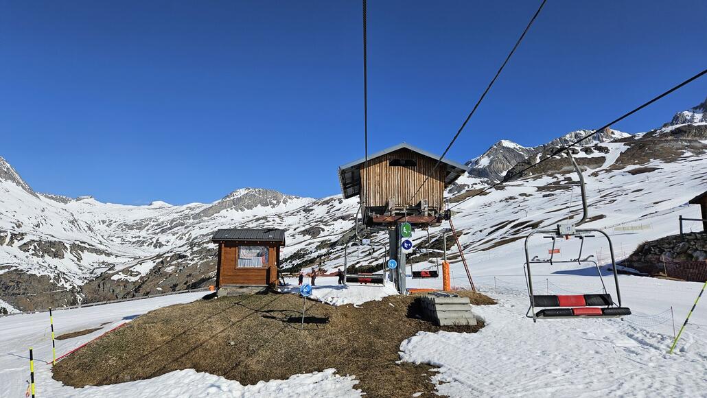 20250409_095334.jpg (590.12 KiB) 1657 mal betrachtet Lustige Bergstation