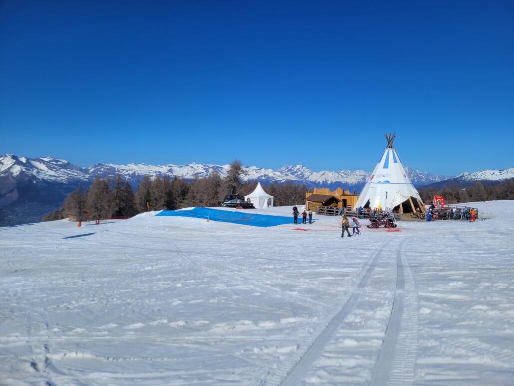Waterslide wird vorbereitet. Mal sehen ob ich mich dieses Jahr mal traue..