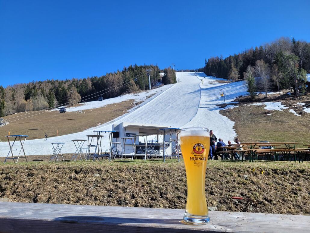 11 Höhenkilometer im Sulz, an der Talstation kennt mich die Dame bereits und hat bereits das Weizenglas in der Hand als sie mich sieht. Welch Ehre ;-)
