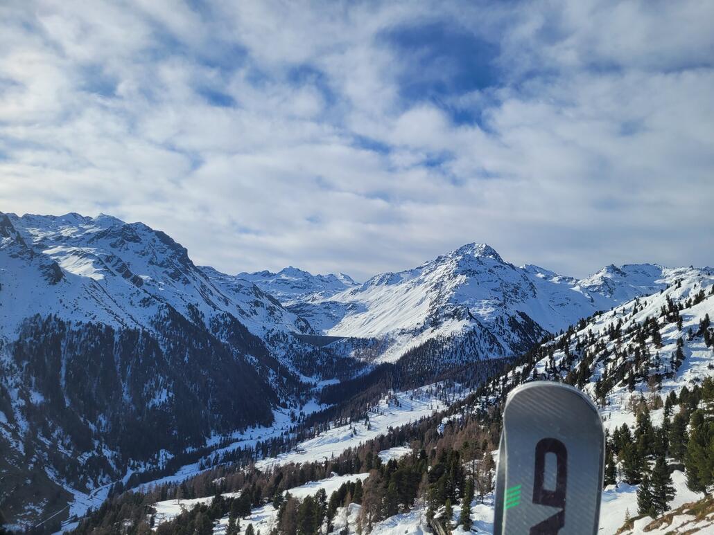 Von Süden her ziehen Wolken auf