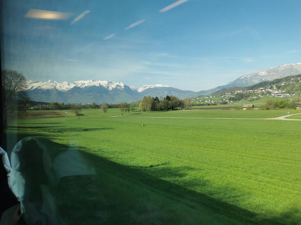 2. Während der Fahrt durchquert man auch Liechtenstein.