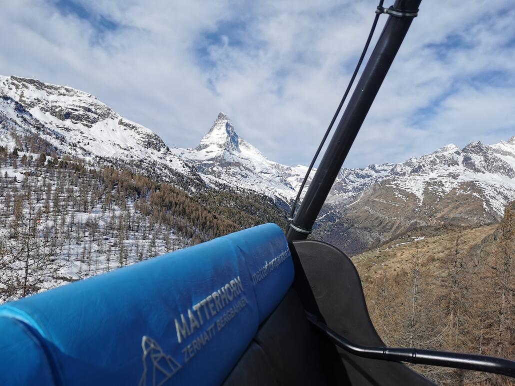 49. Hier passen die Sessel perfekt zum Hintergrund. :)