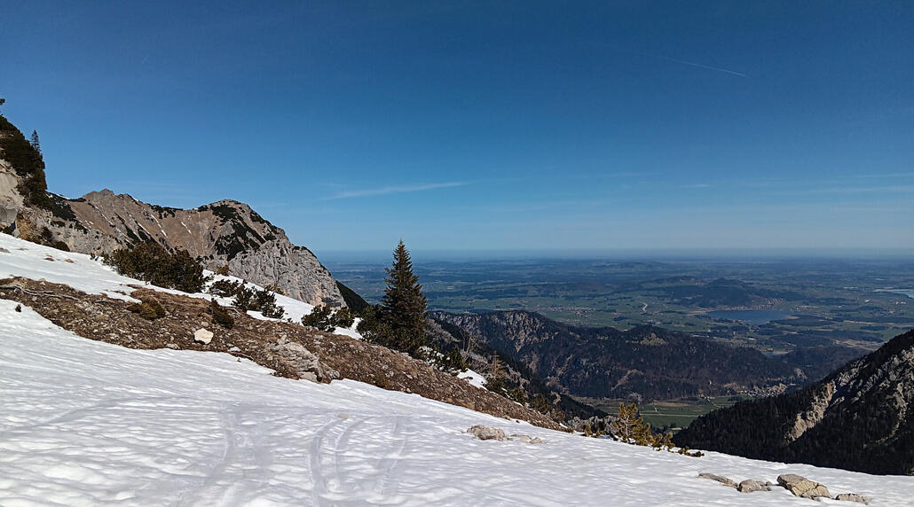 Blick in Flachland nördlich von Füssen.