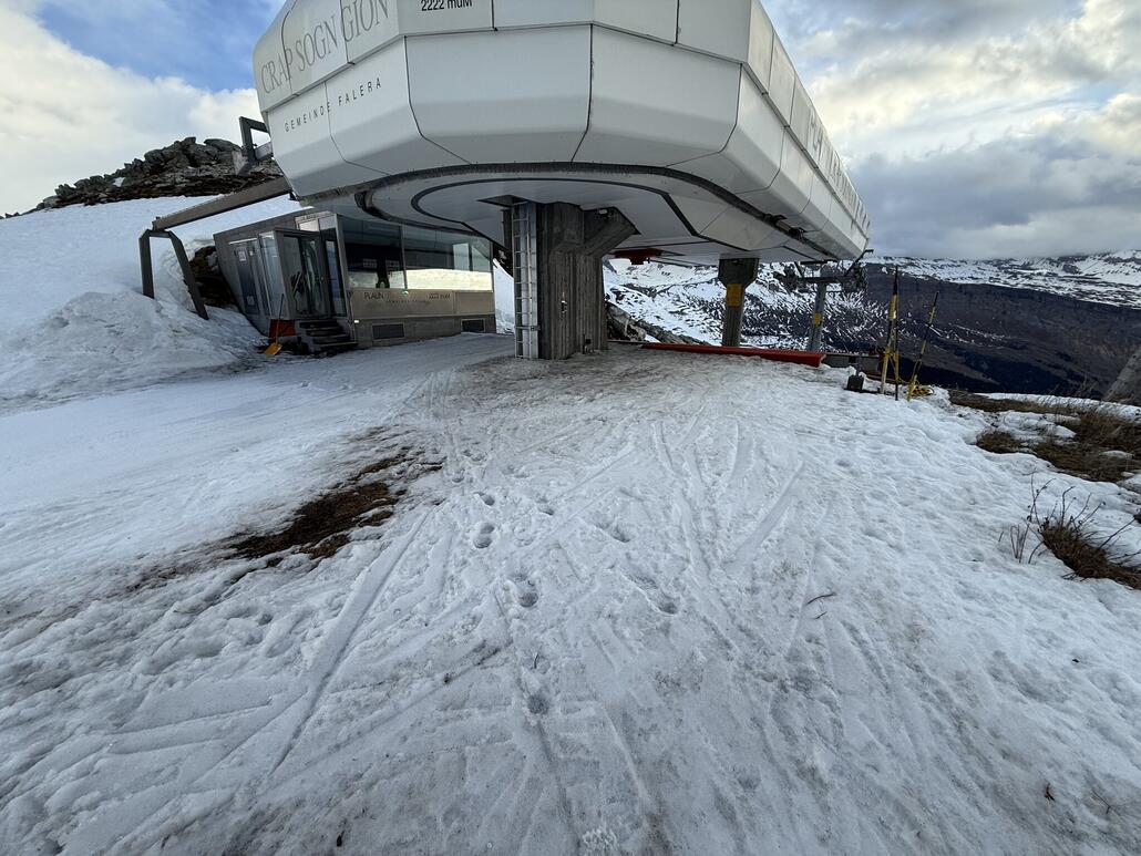 Sitation bei Ankunft: Einstieg ist weggeschmolzen, Ausstieg ca 5cm dicke.