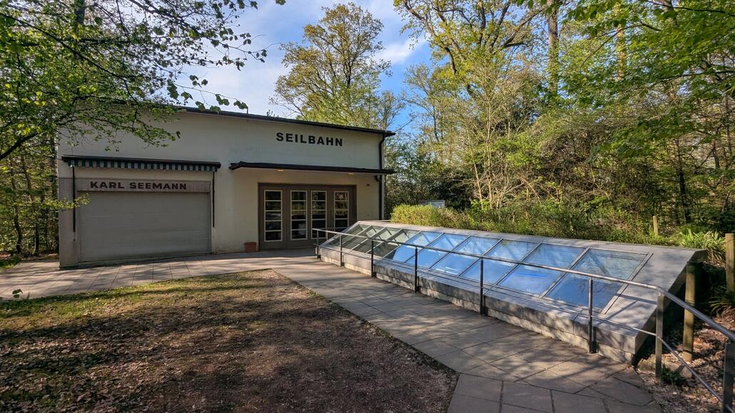 Bergstation mit Antrieb im Keller