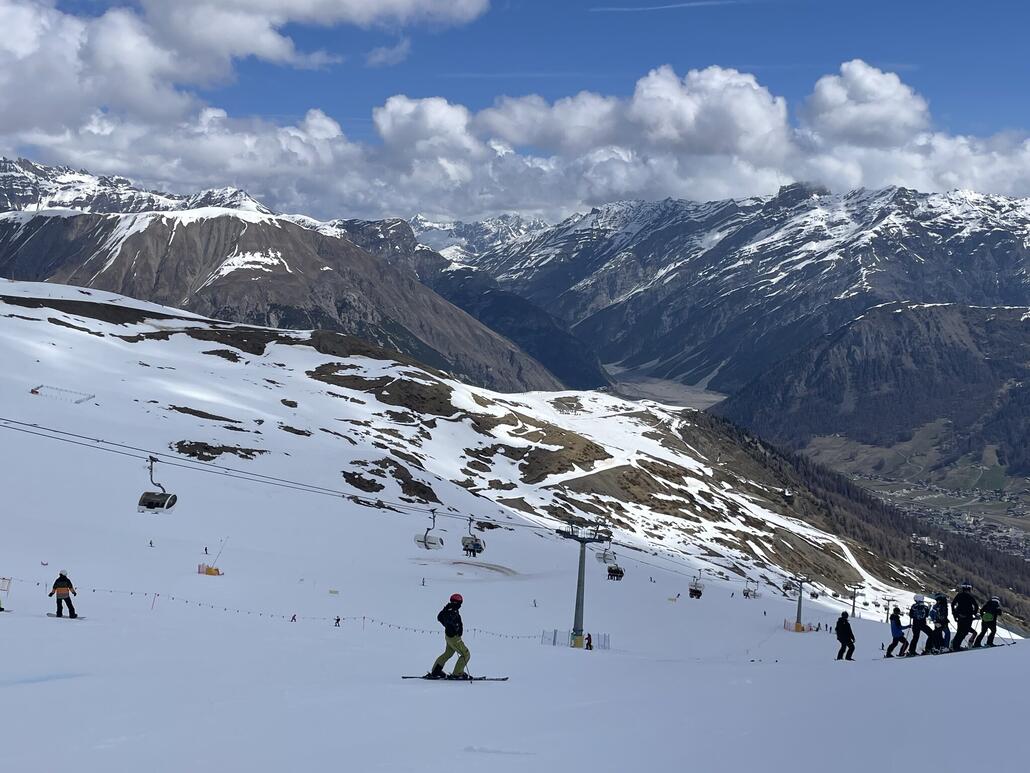 Piste hat eine Nordöstliche Ausrichtung somit noch angenehm hart im Vergleich zu EUB und Beseccia