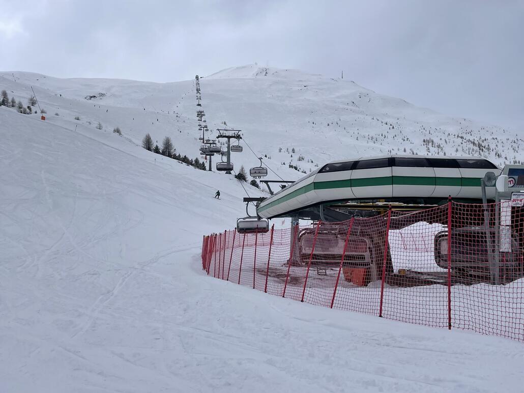 Zur Monte della Neve Sesselbahn, hier wars merklich ruhiger