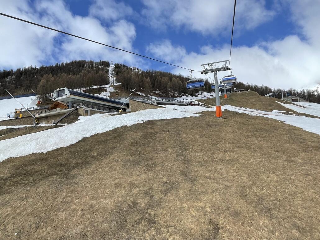 Gondelbahn Mittelstation hoch nach Costaccia