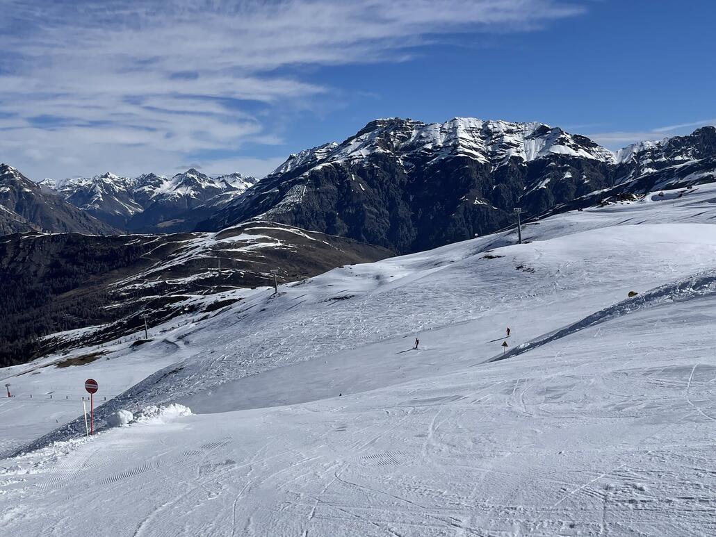 Ein paar Schleierwolken ziehen auf.