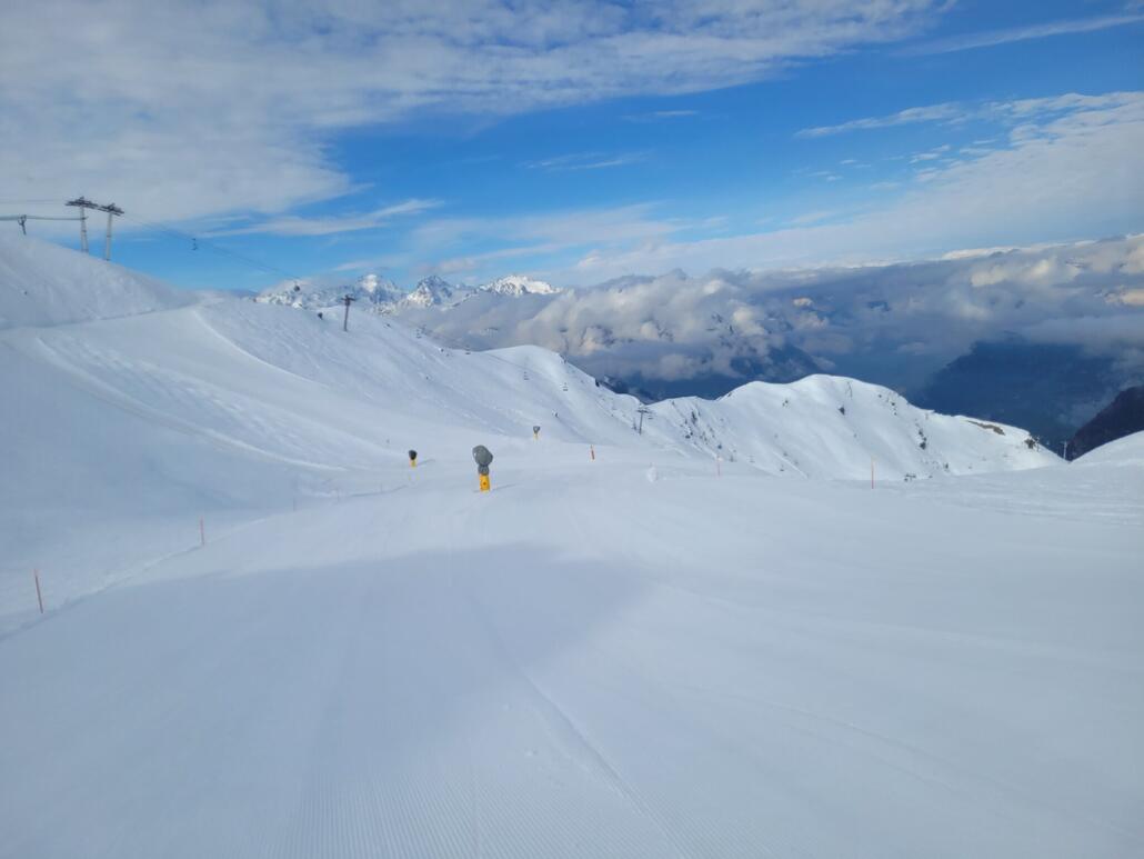 Abfahrt Attelas-Ruinettes ohne eine Menschenseele. Genial den dutzende Meter breiten Hang komplett für mich zu haben
