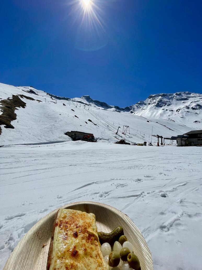 So auch die Mahlzeit im Restaurant beim Skilift.