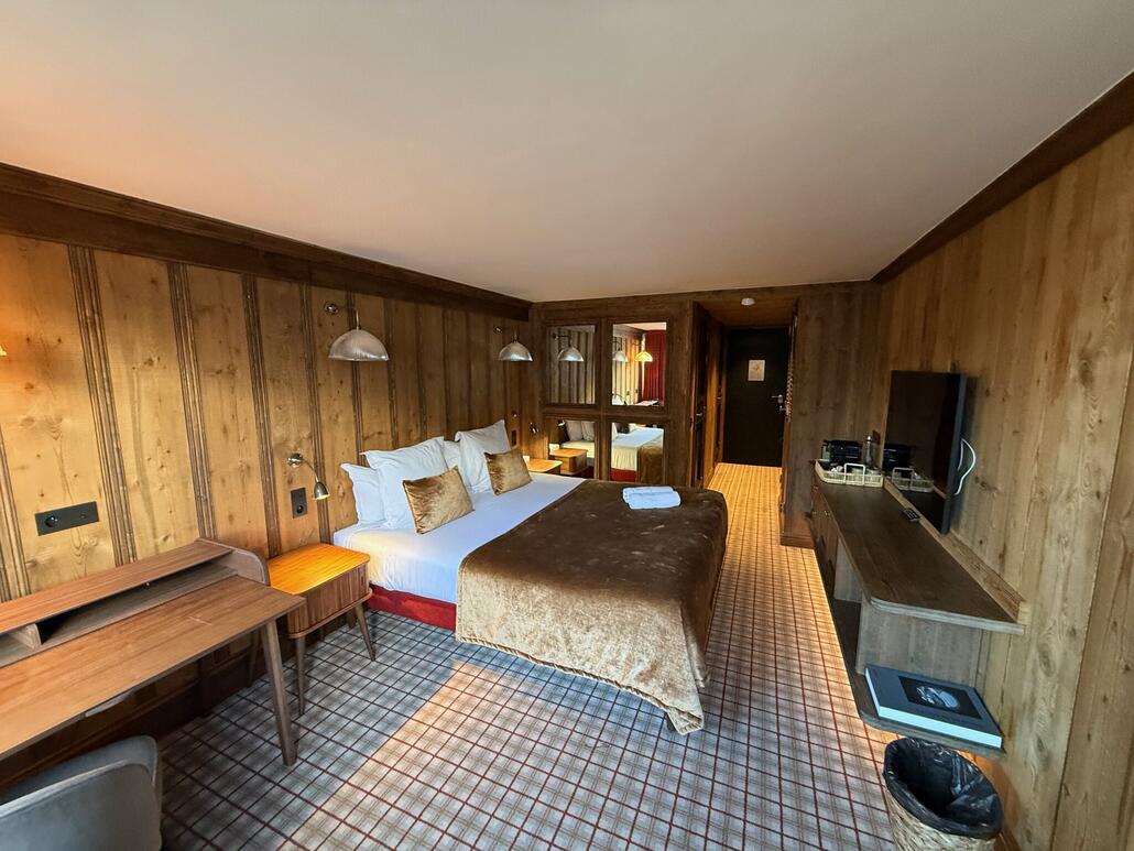 Ankunft in unseren Hotelzimmer, mitten im Ortszentrum.