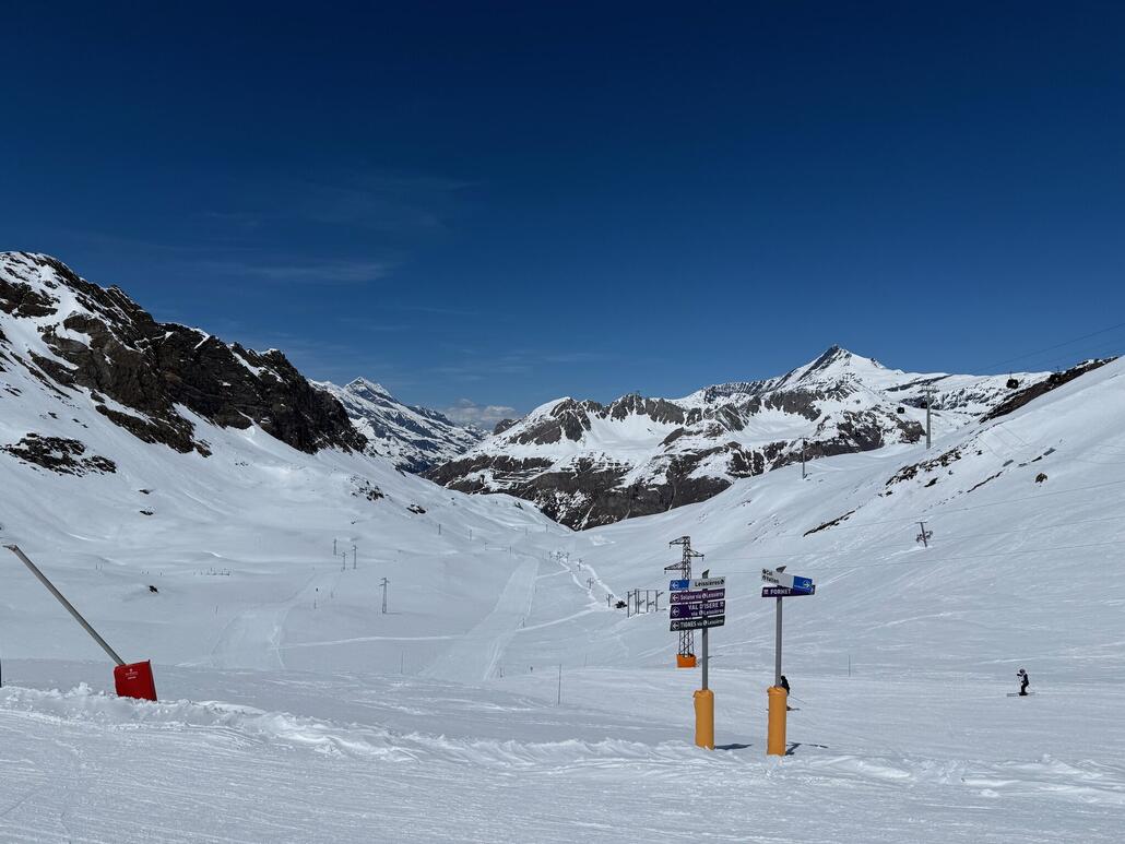 Auch die Pisten im unteren Bereich am 10-EUB «Vallon» sind am Nachmittag noch gut in Schuss!