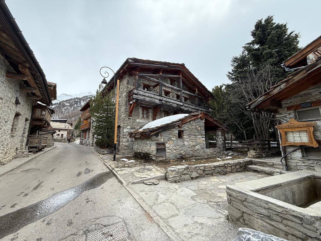 Noch mehr typische Dorfstrassen in Val-d'Isère.