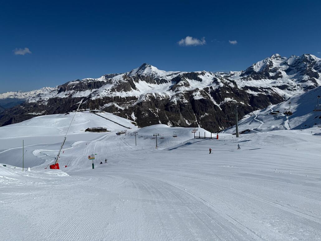 So genial wie es aussah, war es auch zum fahren. Sensationell! Gleich wieder am gleichen Lift hoch...