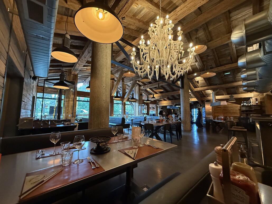 Fondue Factory. Um 19 Uhr war das Restaurant noch leer, als wir gingen um 21 Uhr war es komplett voll besetzt.