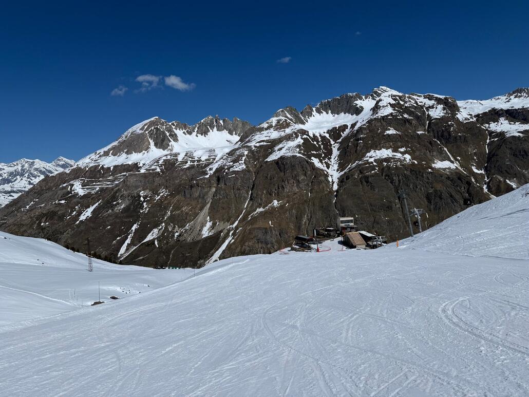 Auch im unteren Bereich zum 4-KSB «Pyramides» herrlich aufgefirnt zu carven!