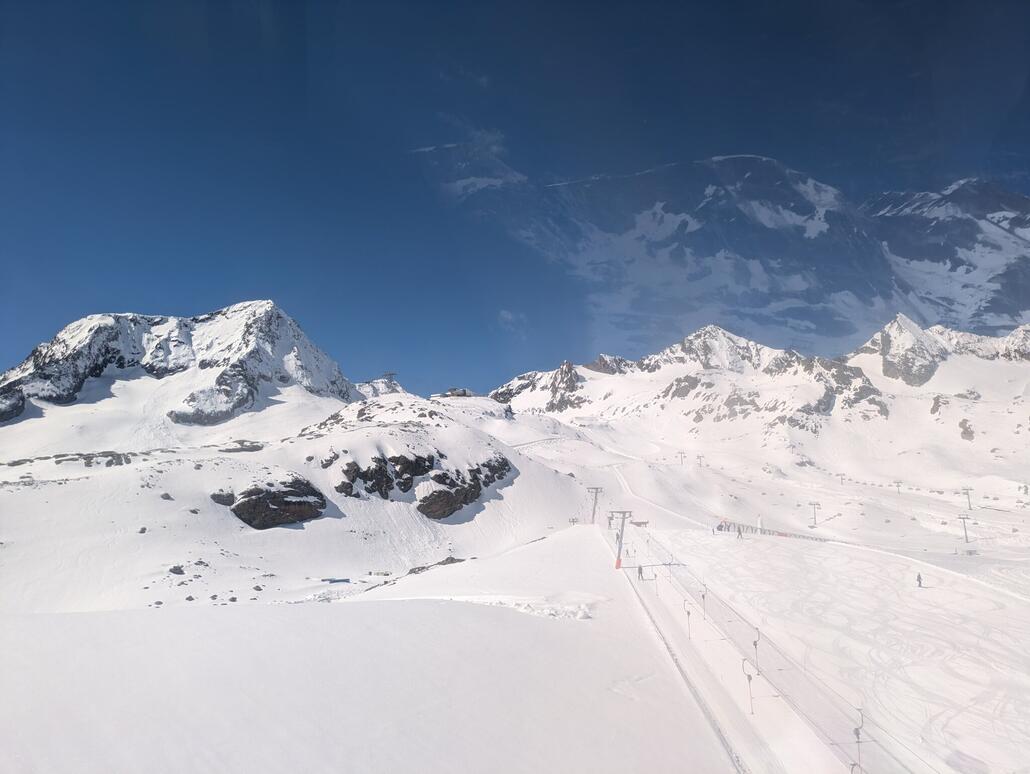 Blick auf die Pisten 1 und Co