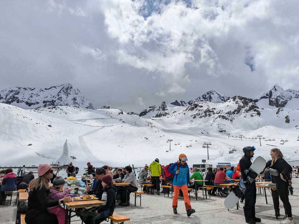 Terrasse Bergstation Gamsgarten 2 (Mittagessen im Markt Restaurant)
