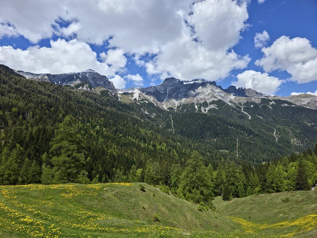 Auch am Kunkelspass kann sich das Panorama durchaus sehen lassen.