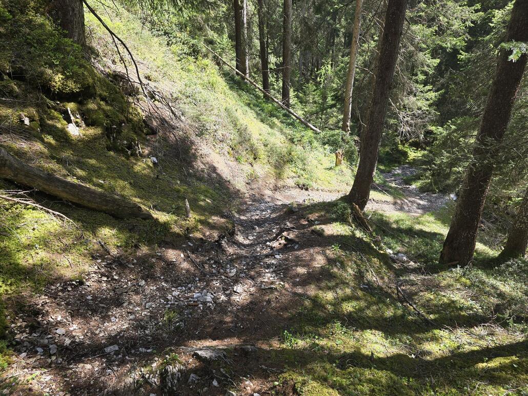 Äusserst steiler Trail.