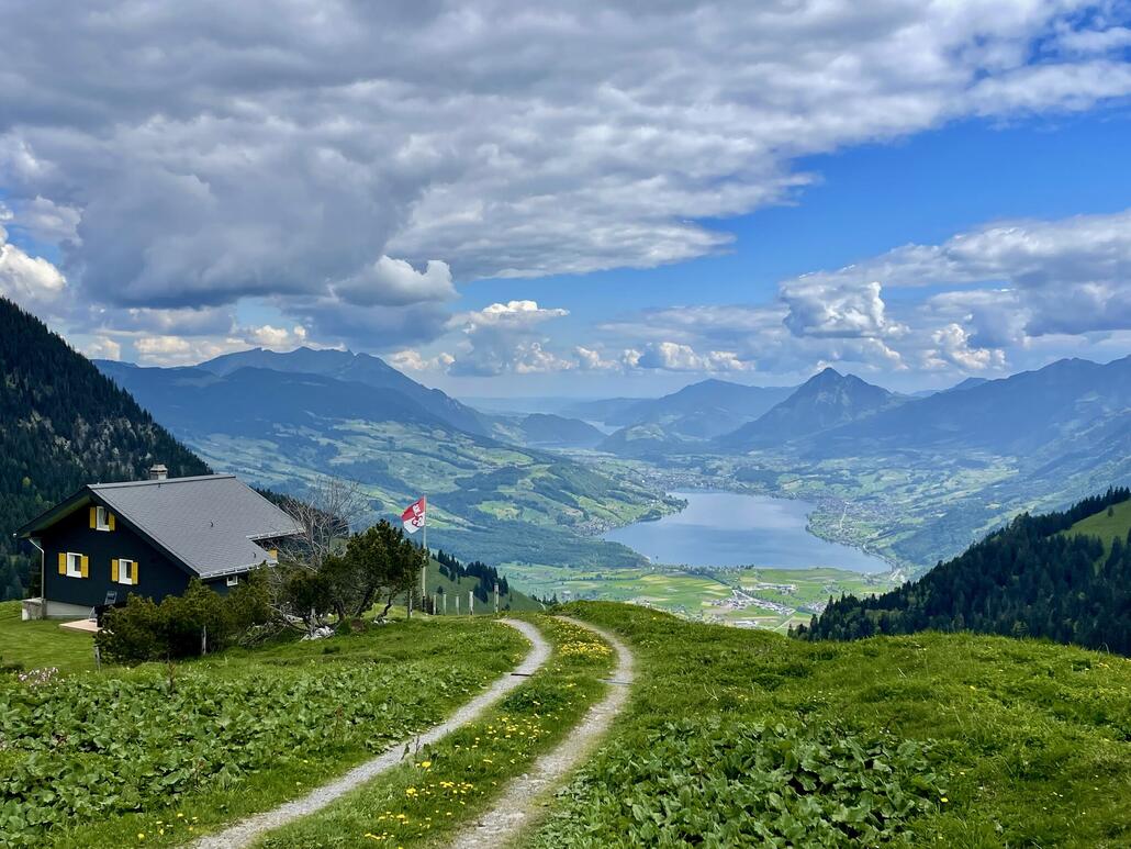 Aussicht über Sarnersee zum Vierwaldstättersee.