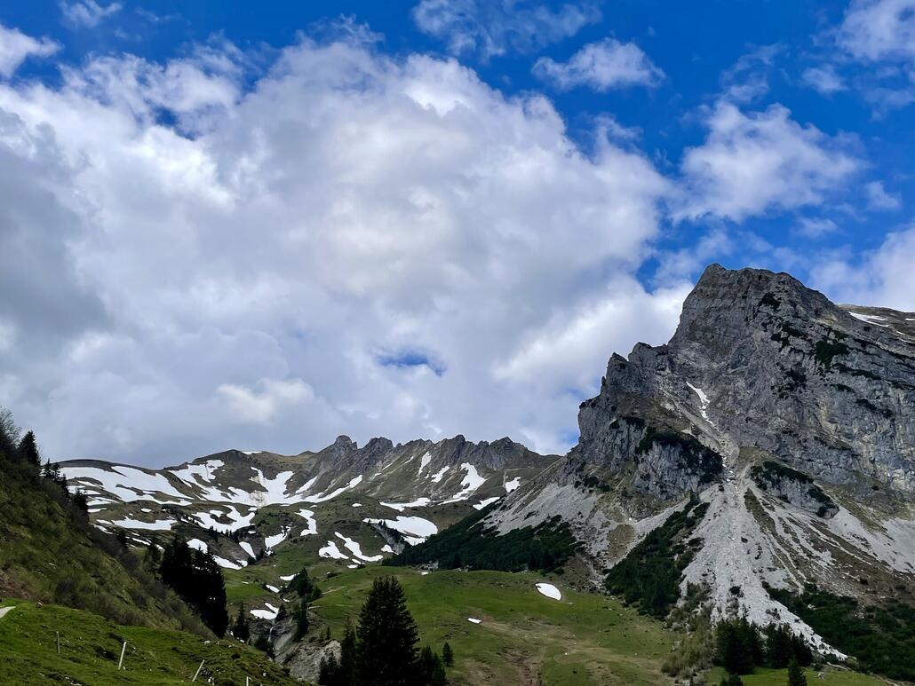 Weiter oben hats noch ein Bisschen Schnee, so ab 1‘900