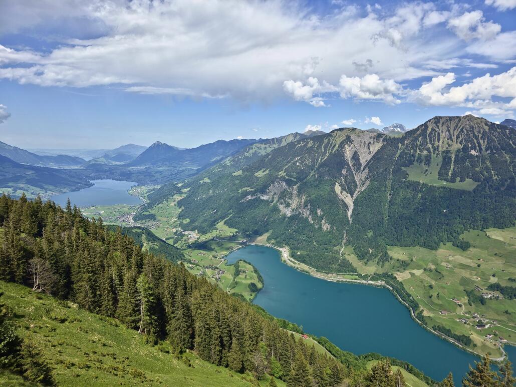 Lungerersee mit Kaiserstuhl sowie Sarnersee dahinter