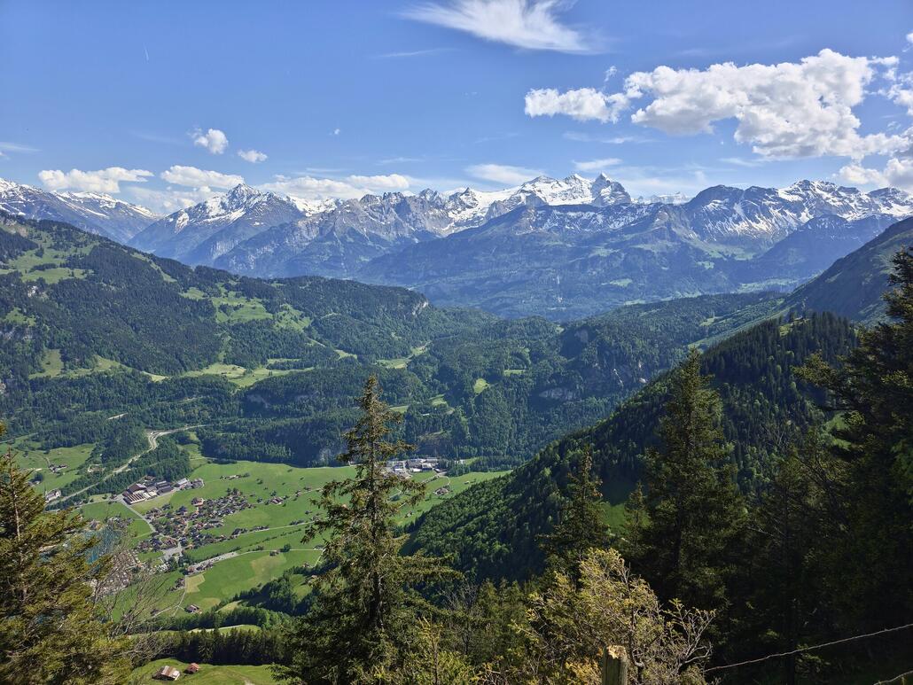 Brünig mit Berner Alpen dahinter