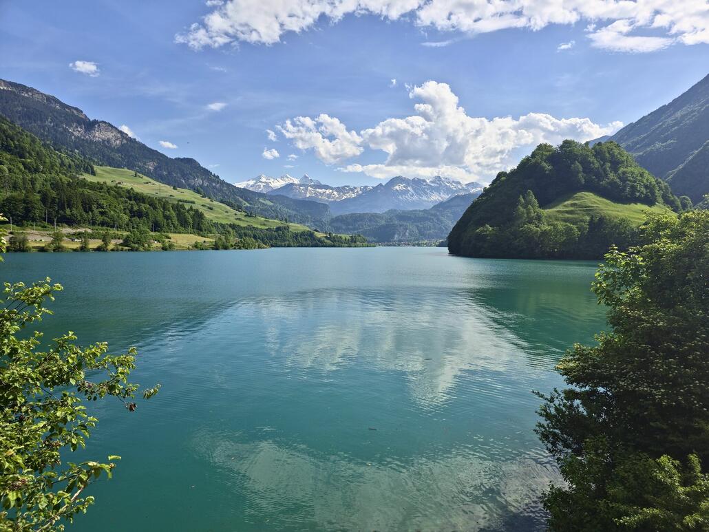 Angekommen in Kaiserstuhl, Blick über den Lungerersee in Richtung Brünig.