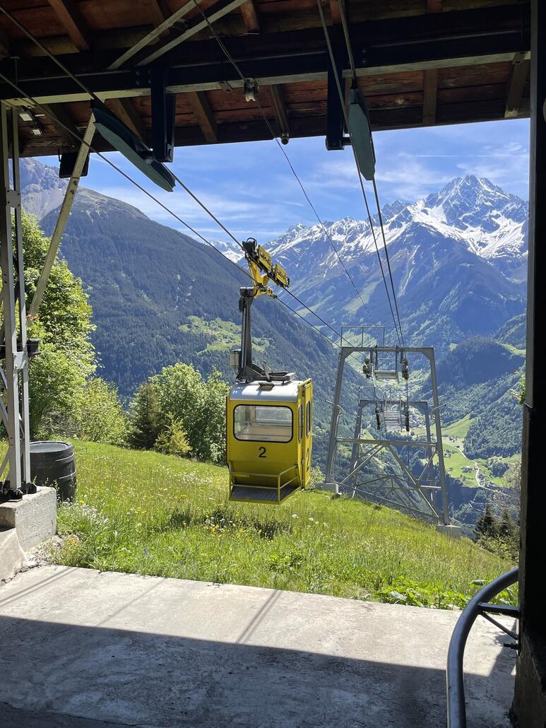 Bergstation mit Portalmasten