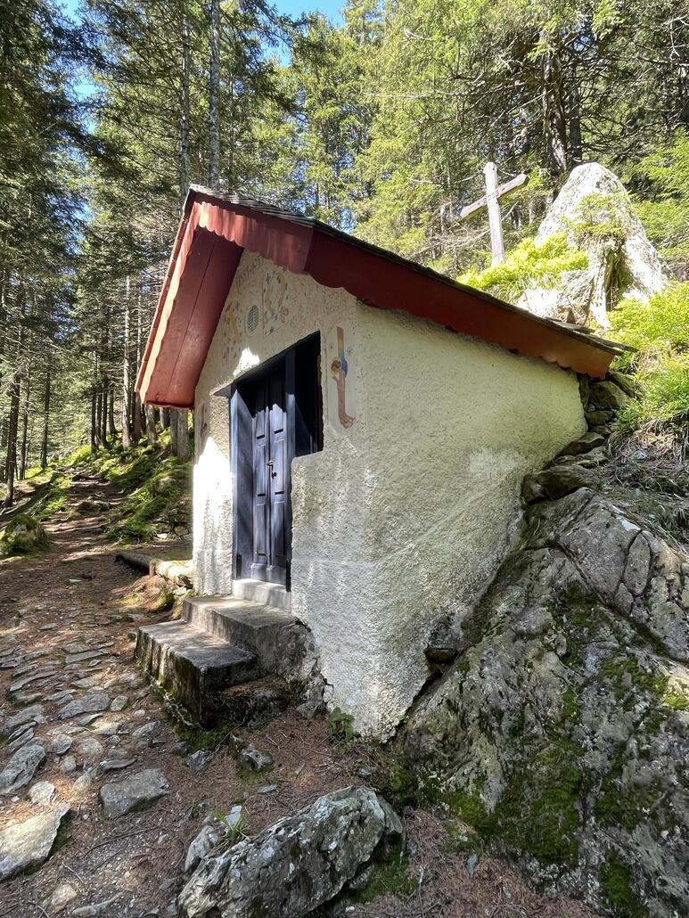 Eine kleine Kapelle gibt’s hier auch