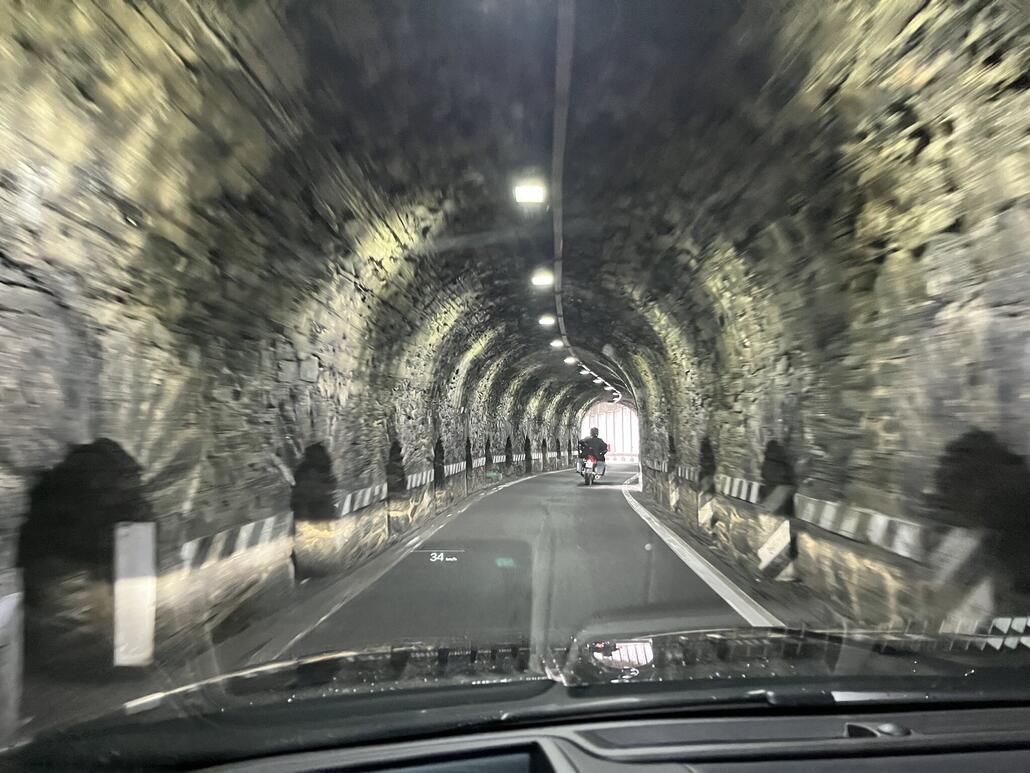 Sinnvollerweise haben sie hier eine Ampel eingerichtet